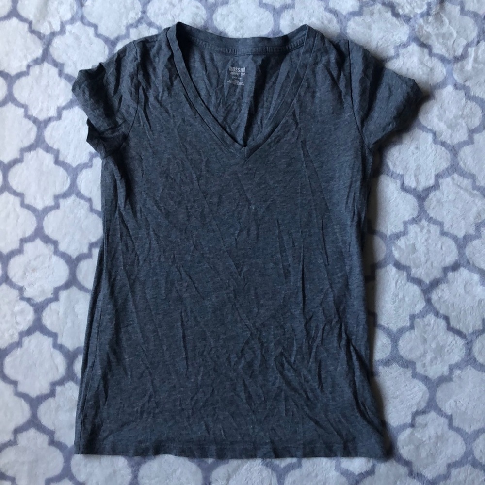 Grey t shirt